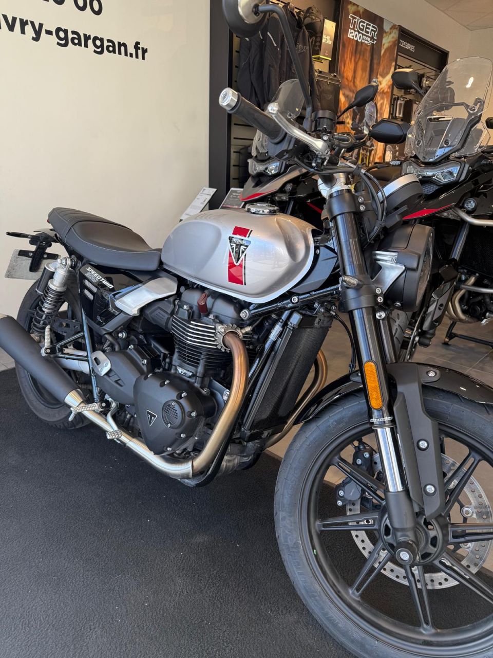 TRIUMPH SPEED TWIN 900 4