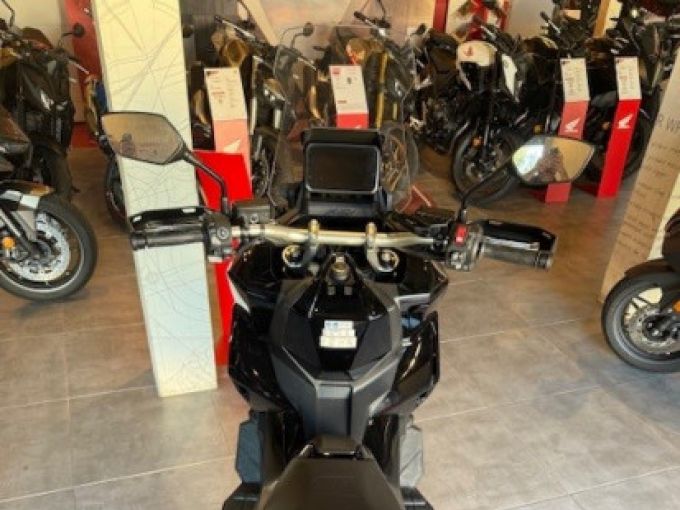 HONDA X-ADV 750 4