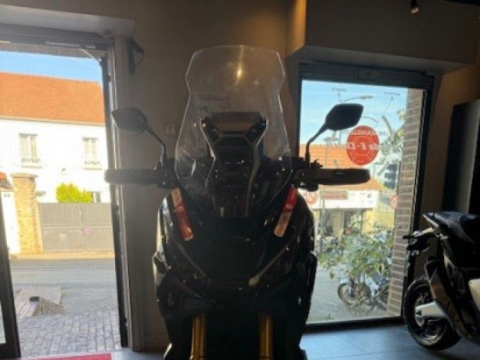 HONDA X-ADV 750 4