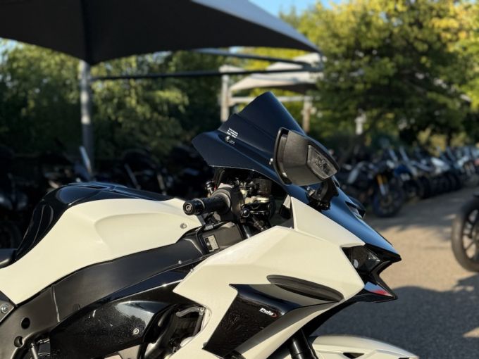 KAWASAKI ZX-10R 4