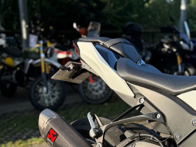 KAWASAKI ZX-10R 4