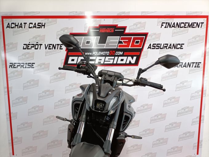 YAMAHA MT-07 4