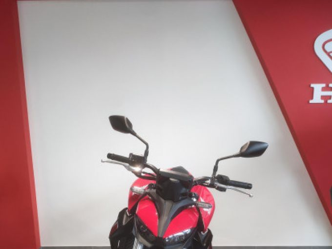HONDA CB 1000 Hornet 4