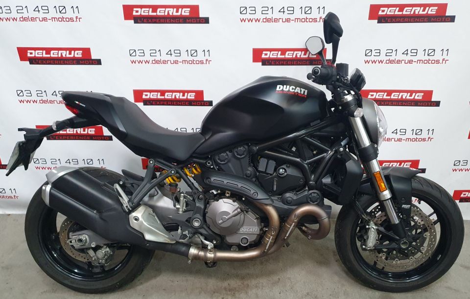 DUCATI MONSTER 821 4