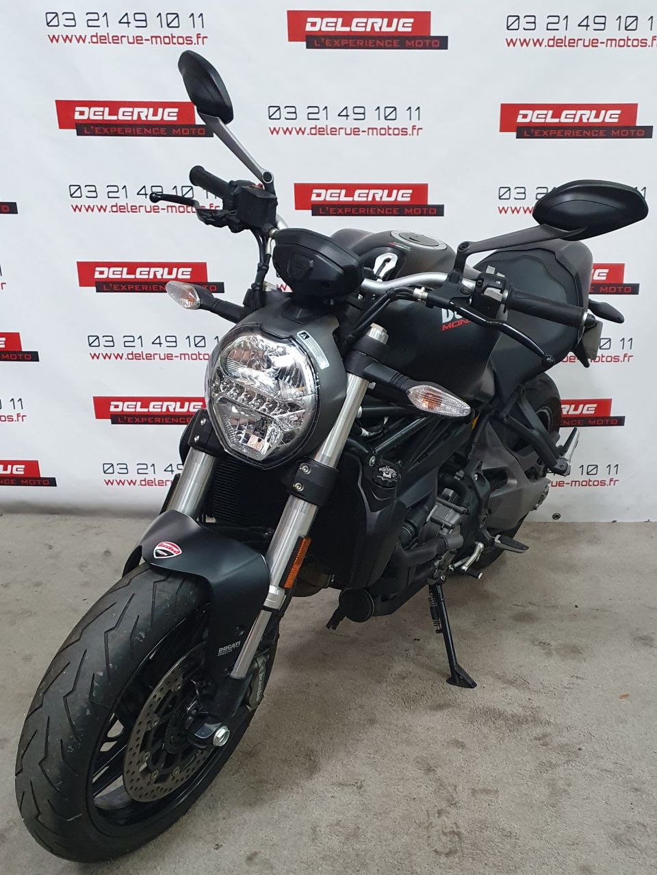 DUCATI MONSTER 821 4