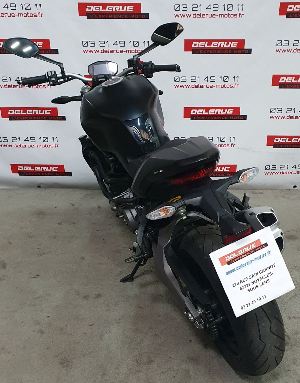 DUCATI MONSTER 821 4