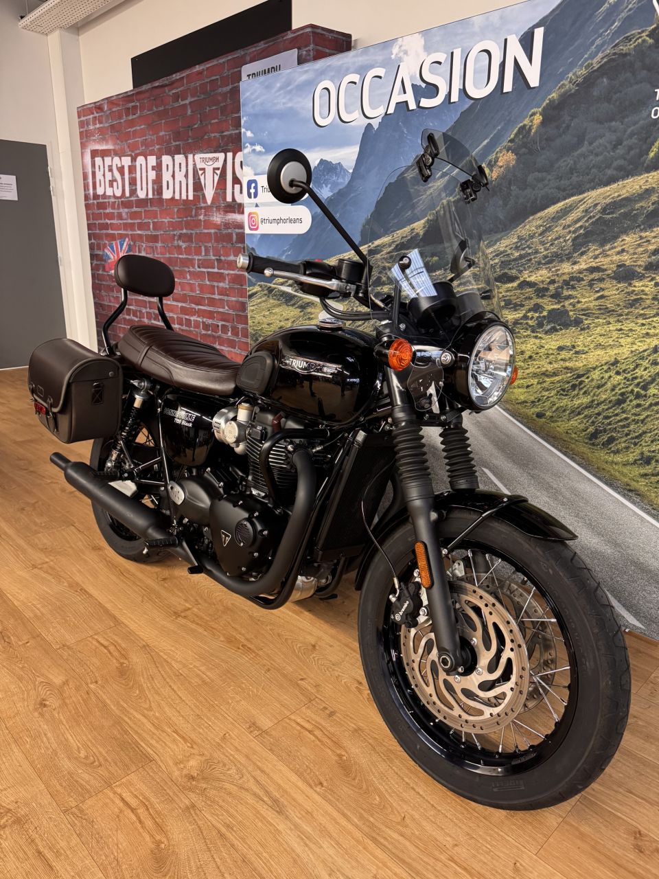 TRIUMPH Bonneville T120 Black 4