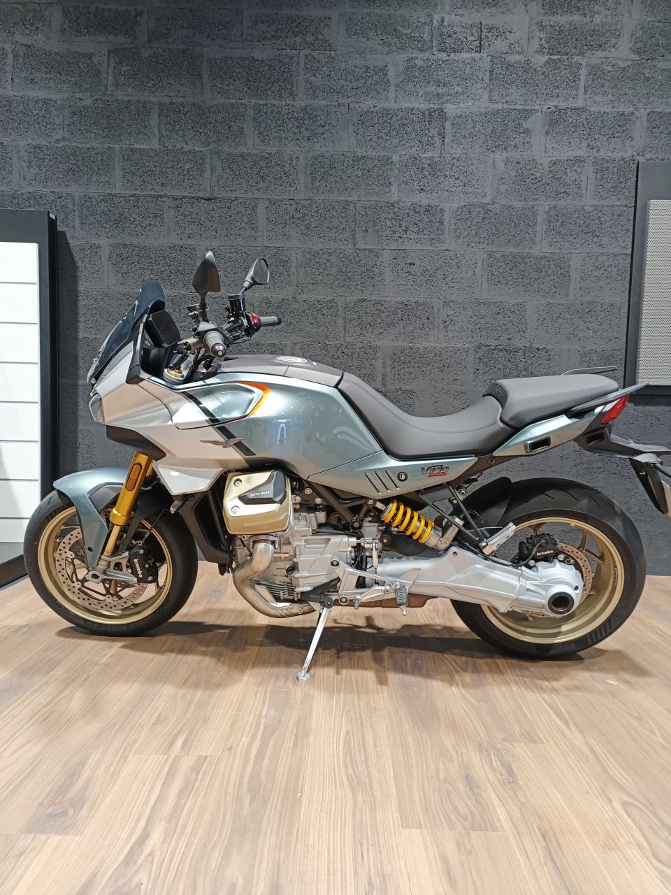 MOTO GUZZI V100  MANDELLO 4