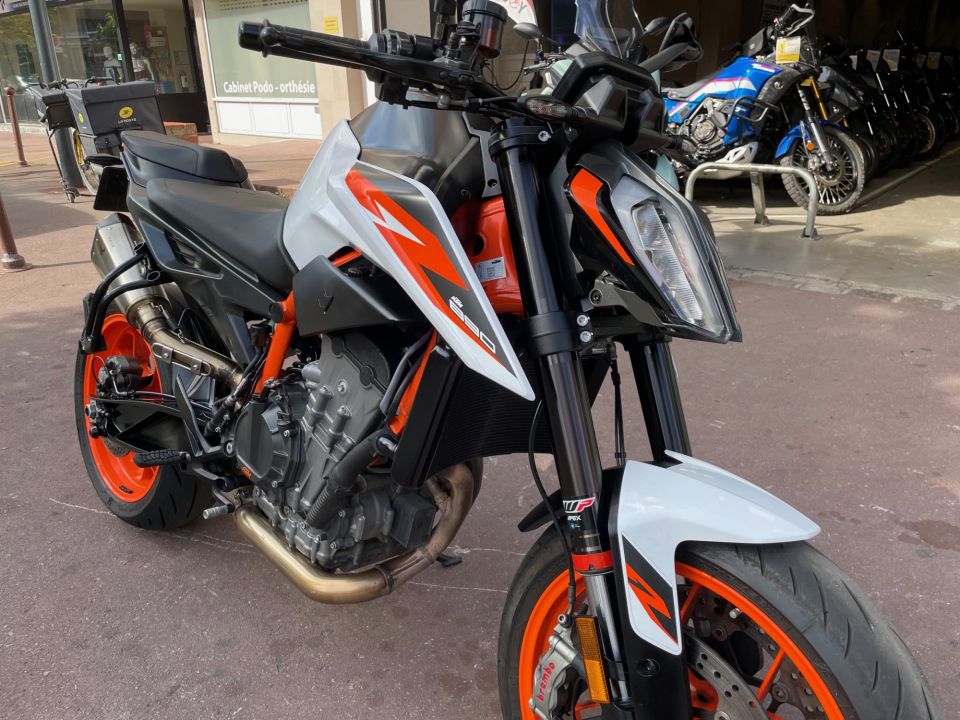 KTM 890 DUKE R 4