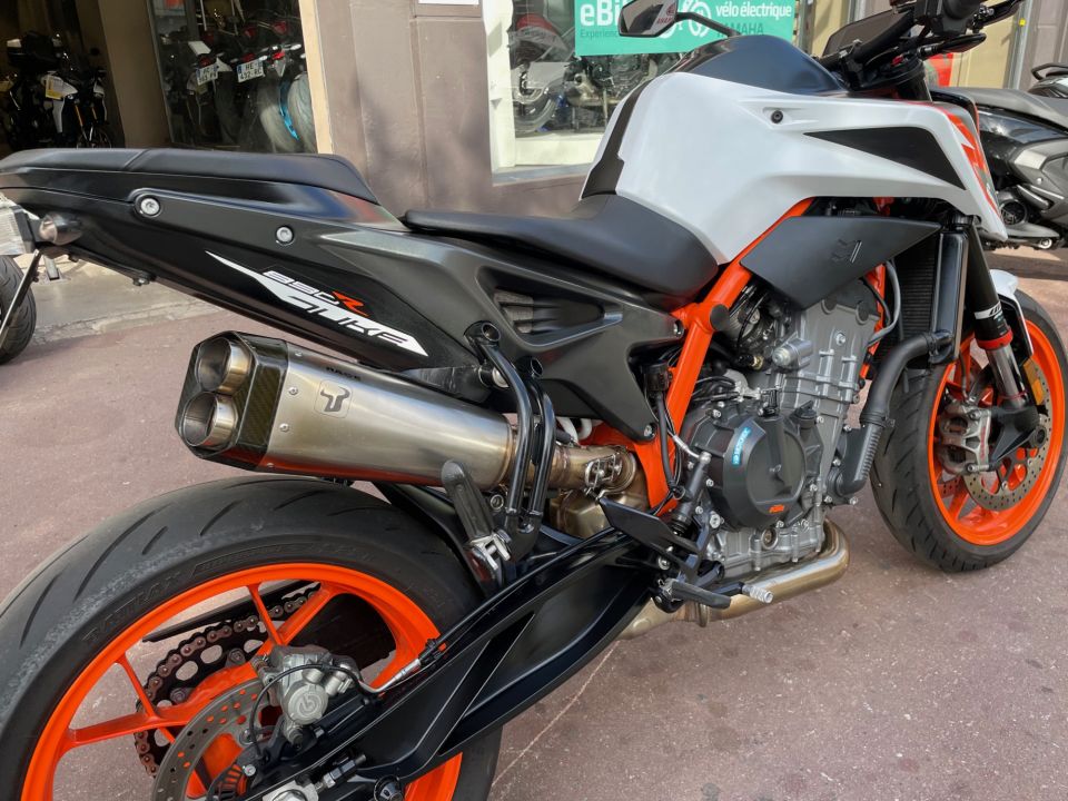 KTM 890 DUKE R 4