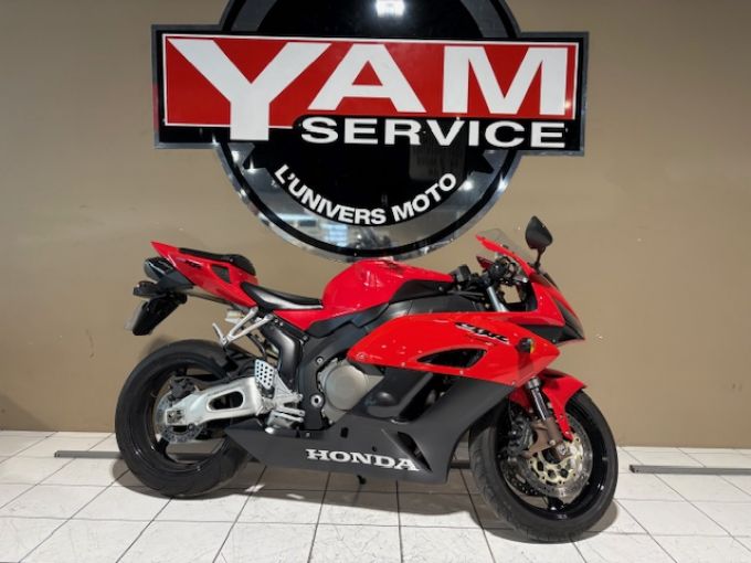 HONDA CBR 1000 RR FIREBLADE 4