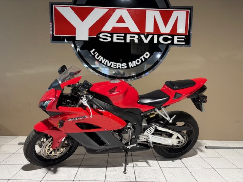 HONDA CBR 1000 RR FIREBLADE 4