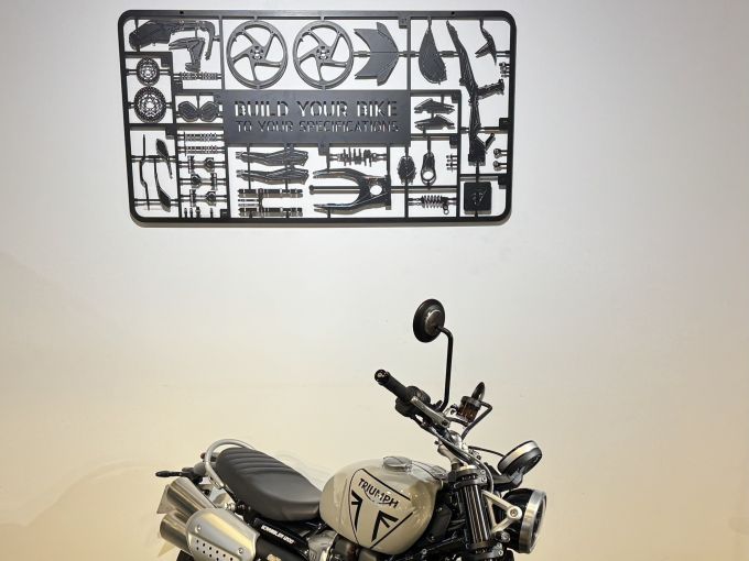 TRIUMPH SCRAMBLER 1200 4