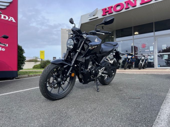 HONDA CB125R 4