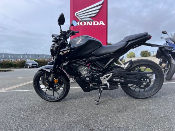 HONDA CB125R 4