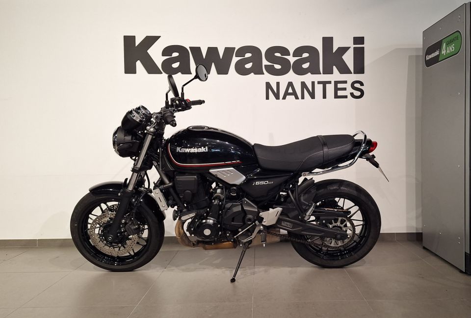 KAWASAKI Z 650 RS 4