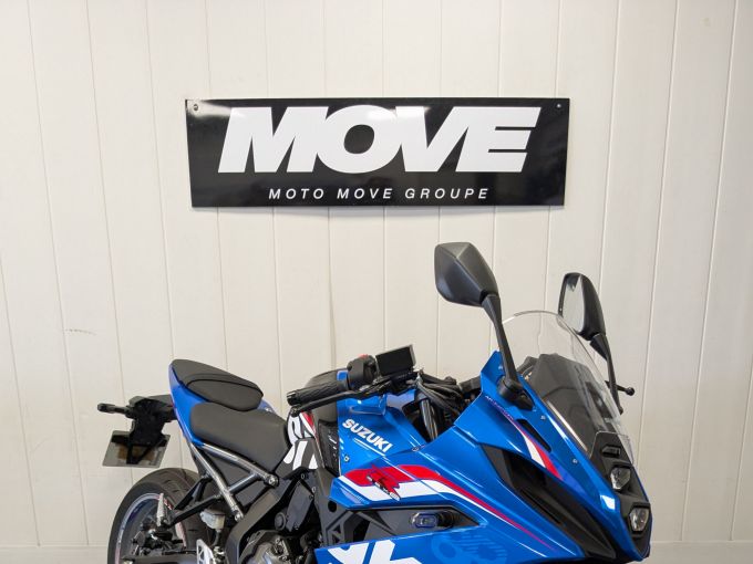 SUZUKI GSX-8R 4