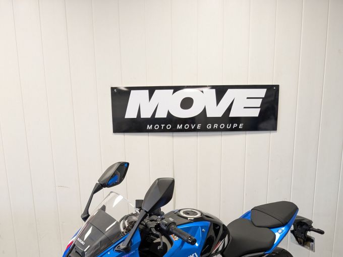 SUZUKI GSX-8R 4