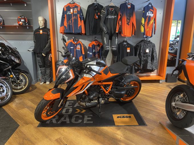 KTM 1290 SUPER DUKE R EVO 4