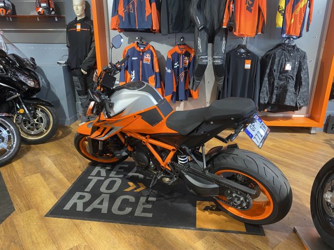KTM 1290 SUPER DUKE R EVO 4