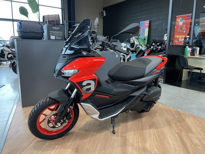 APRILIA SR 125 GT 4