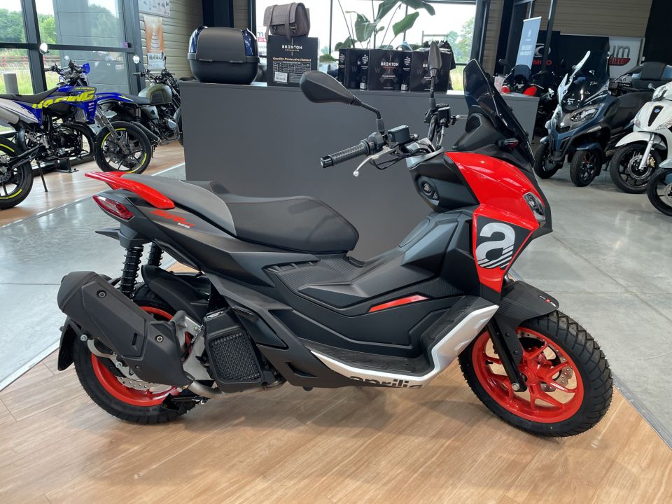 APRILIA SR 125 GT 4
