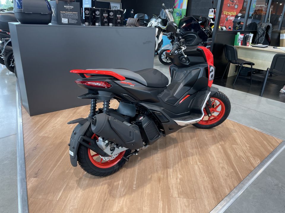 APRILIA SR 125 GT 4