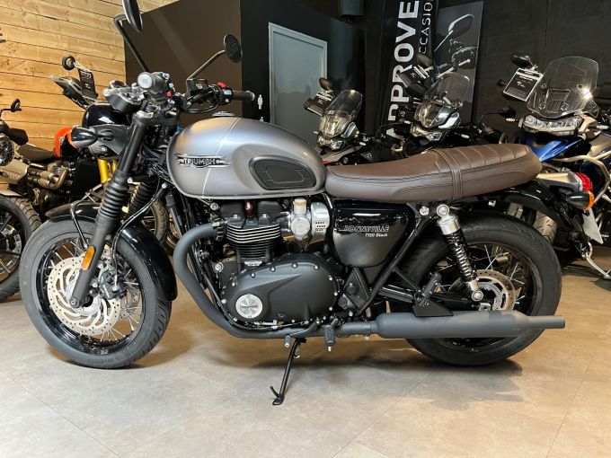 TRIUMPH Bonneville T120 Black 4