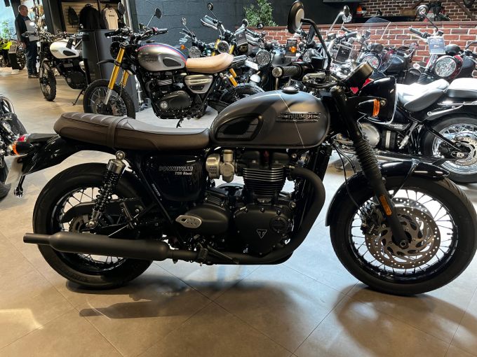 TRIUMPH Bonneville T120 Black 4