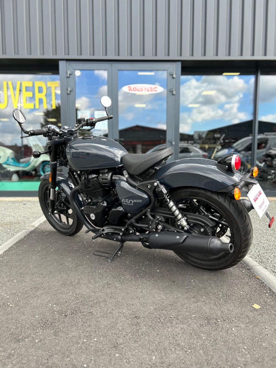 ROYAL ENFIELD SHOTGUN 650 4