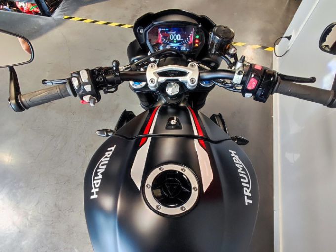 TRIUMPH SPEED TRIPLE 1050 4