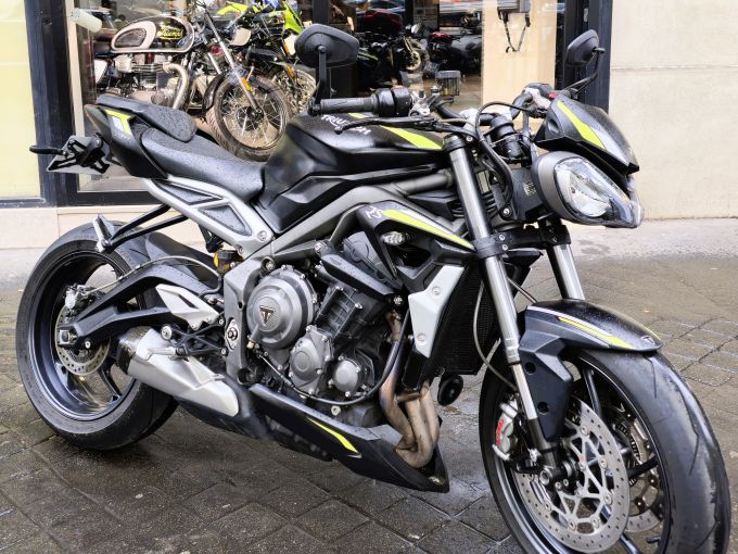 TRIUMPH STREET TRIPLE 765 RS 4