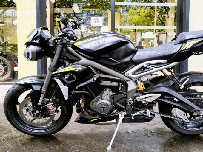 TRIUMPH STREET TRIPLE 765 RS 4