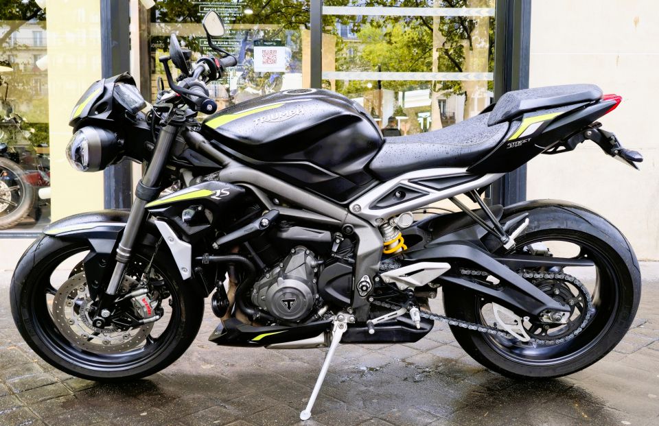 TRIUMPH STREET TRIPLE 765 RS 4