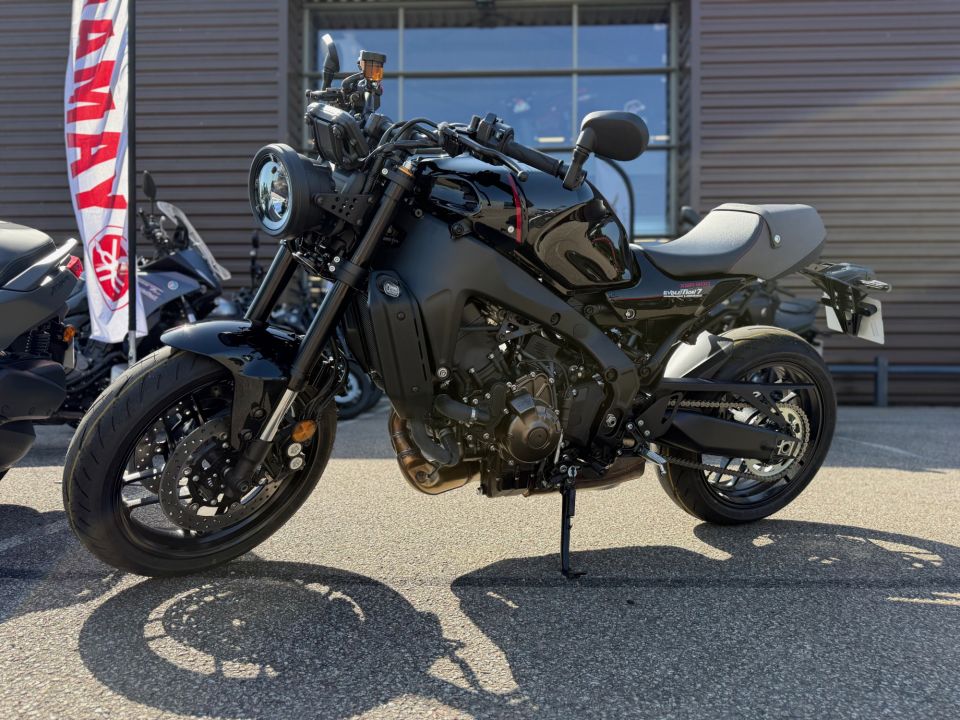 YAMAHA XSR 900 ABS 4