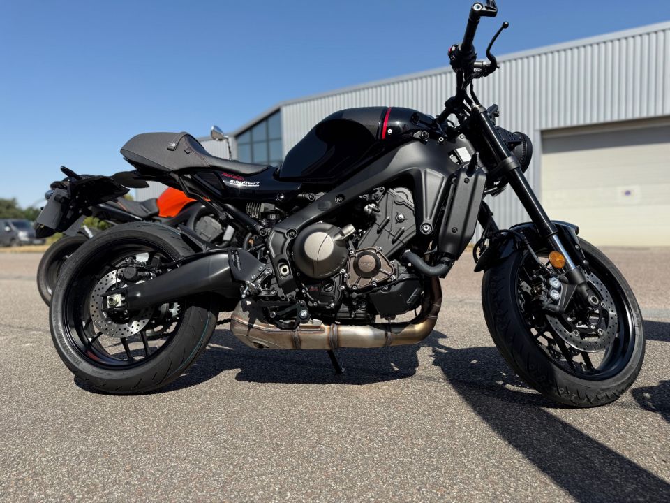 YAMAHA XSR 900 ABS 4