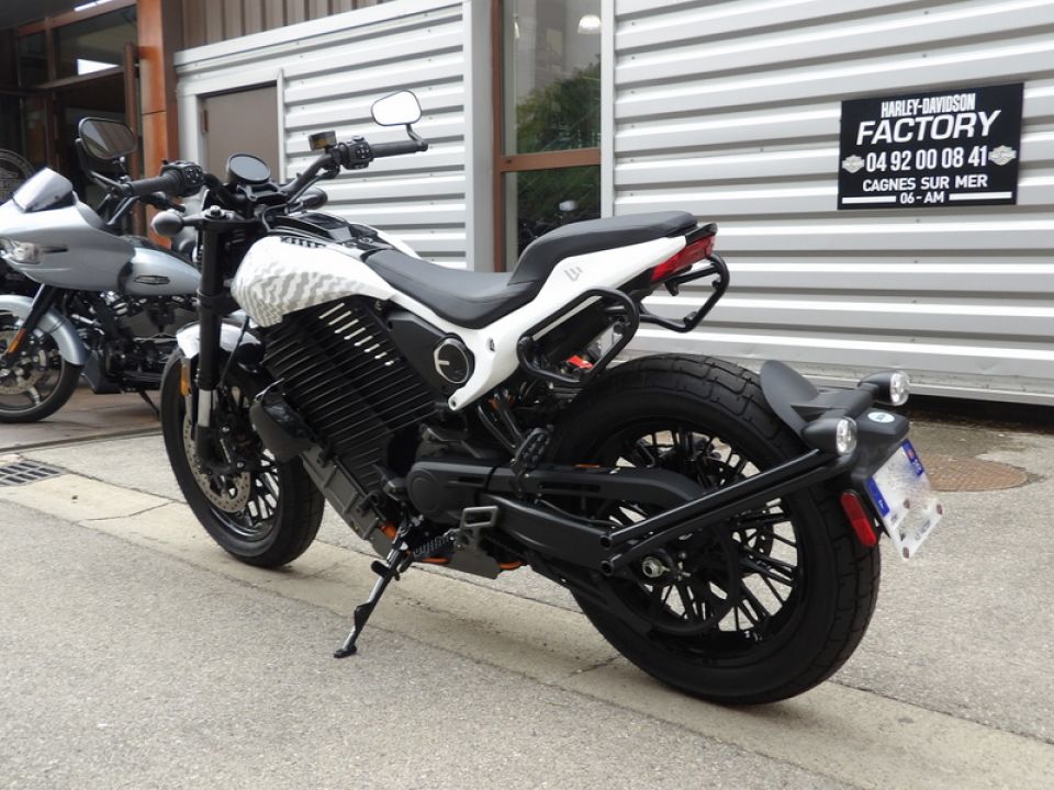 LIVEWIRE S2 DEL MAR 4