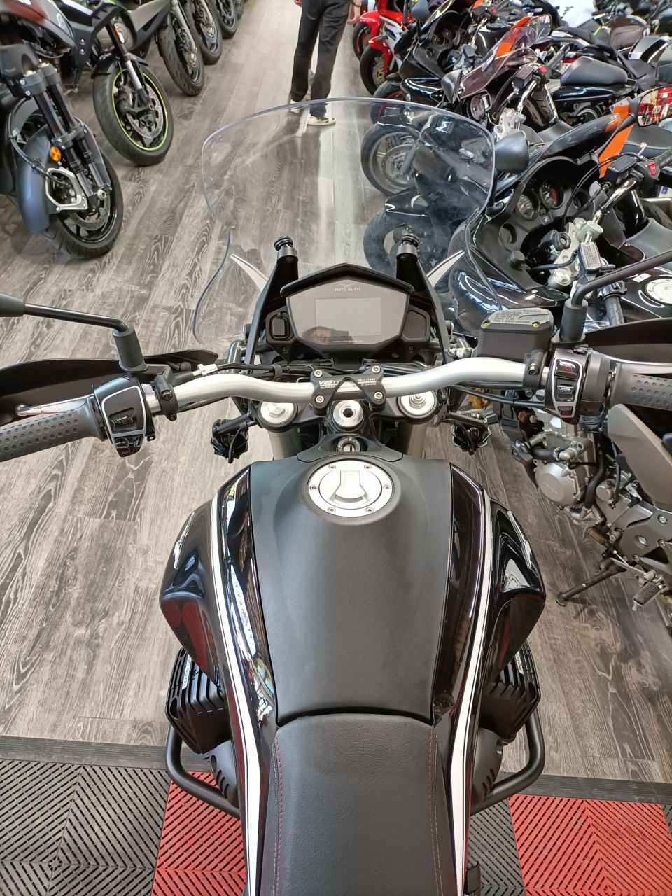 MOTO GUZZI V85 TT 850 4