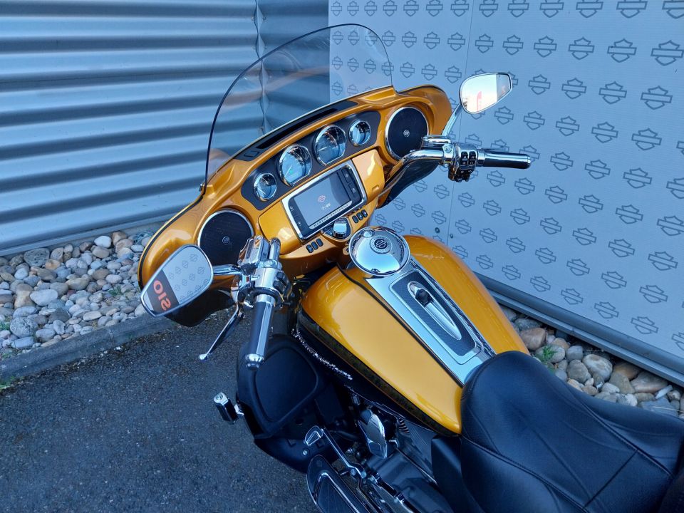 HARLEY-DAVIDSON TOURING ELECTRA GLIDE 1800 ULTRA CVO 4