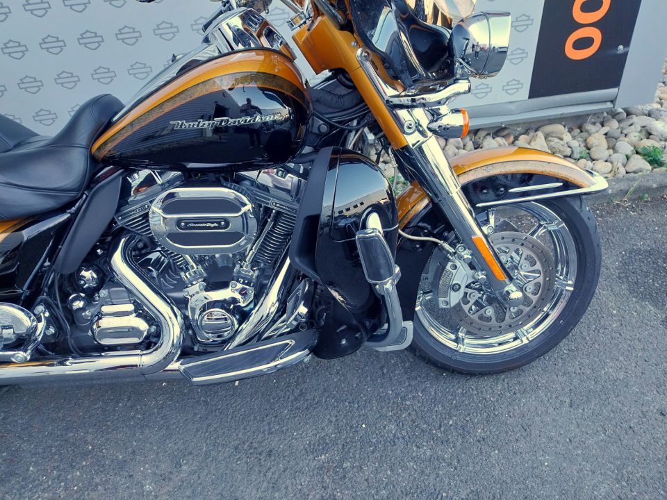 HARLEY-DAVIDSON TOURING ELECTRA GLIDE 1800 ULTRA CVO 4