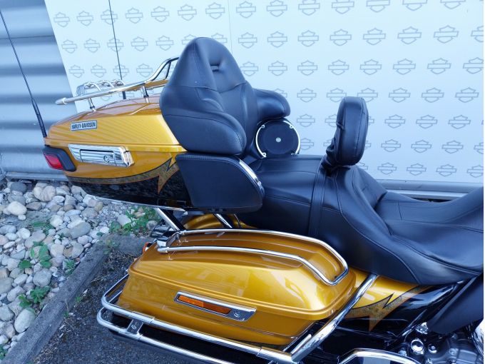 HARLEY-DAVIDSON TOURING ELECTRA GLIDE 1800 ULTRA CVO 4