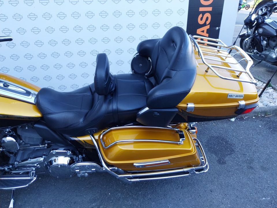 HARLEY-DAVIDSON TOURING ELECTRA GLIDE 1800 ULTRA CVO 4