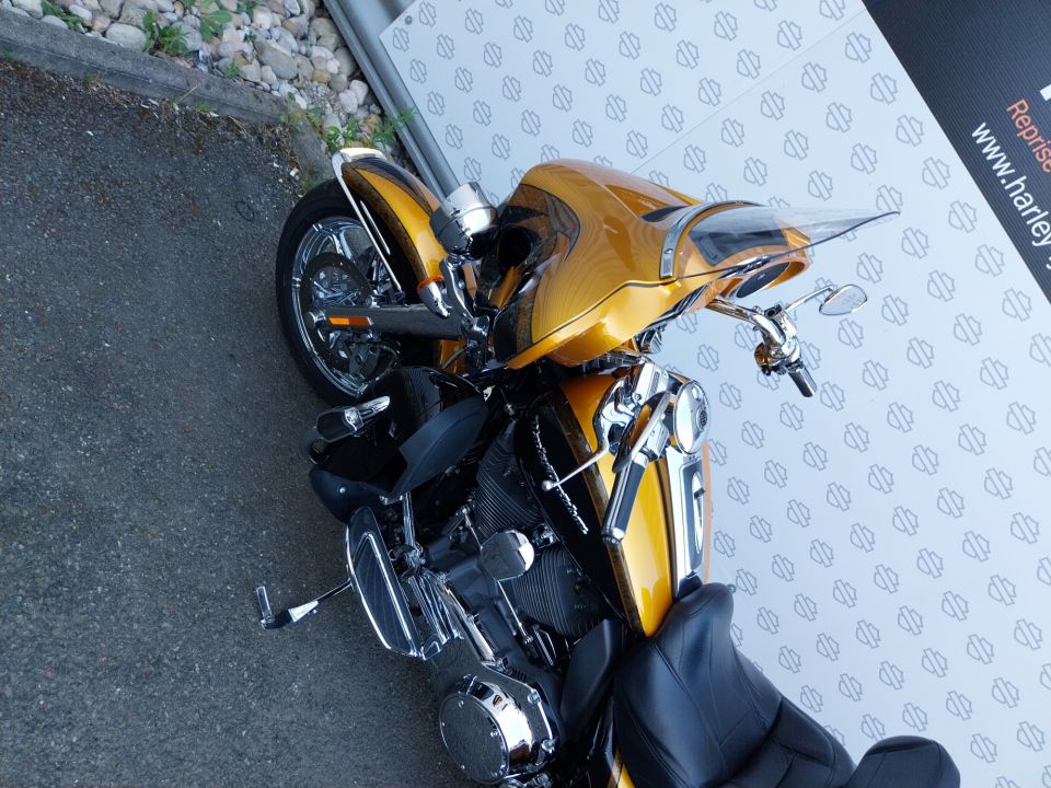 HARLEY-DAVIDSON TOURING ELECTRA GLIDE 1800 ULTRA CVO 4