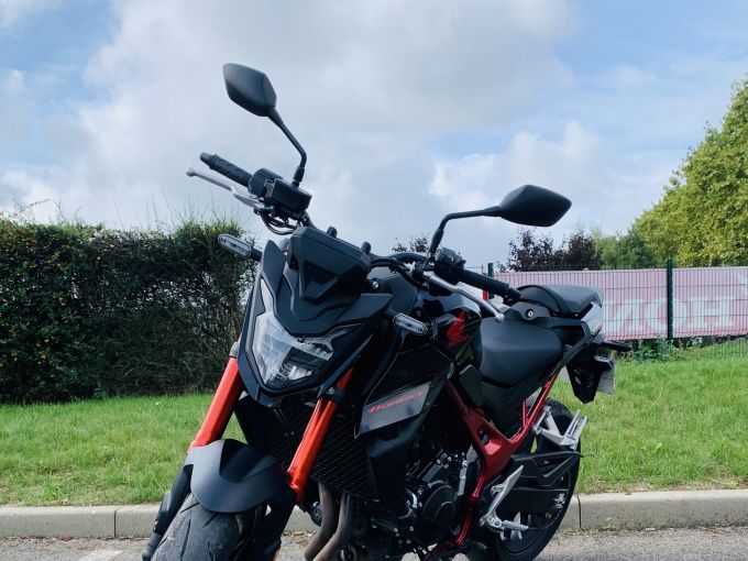 HONDA CB 750 HORNET 4