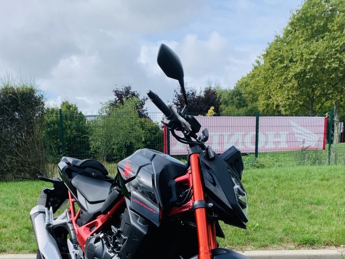 HONDA CB 750 HORNET 4