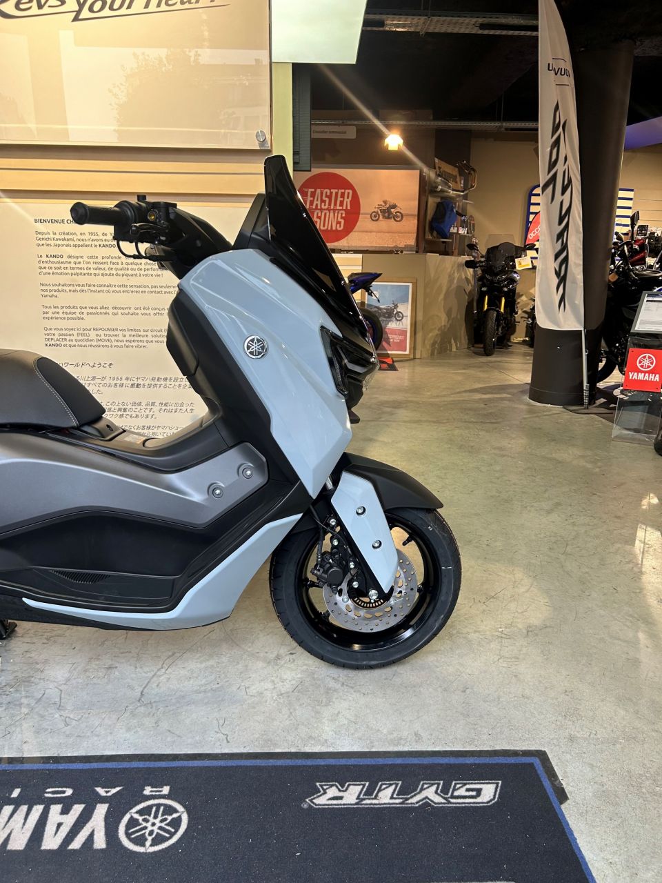 YAMAHA NMAX 125 TECH MAX 4