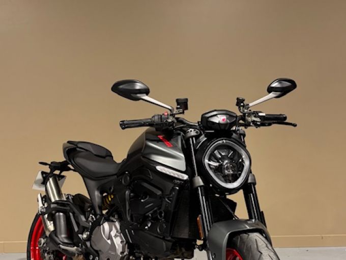 DUCATI 900 MONSTER 4