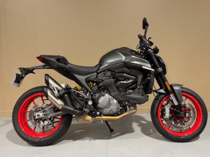DUCATI 900 MONSTER 4