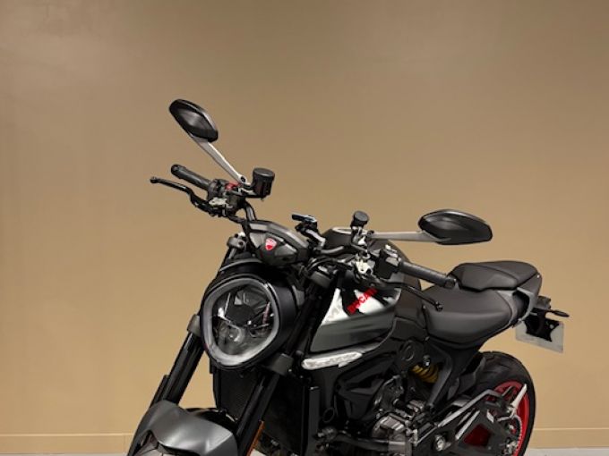 DUCATI 900 MONSTER 4