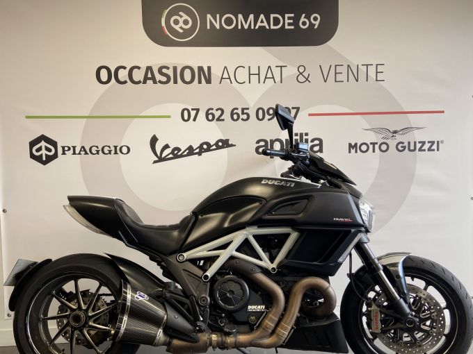 DUCATI DIAVEL CARBON 4